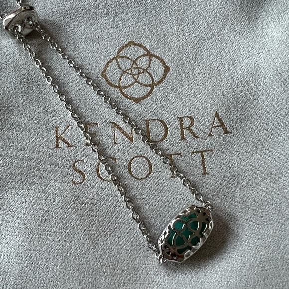 Kendra Scott Elaina Silver Adjustable Chain Bracelet in Emerald Cat’s Eye - Picture 3 of 7